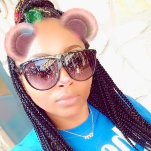 Meet your Posher, Crystal